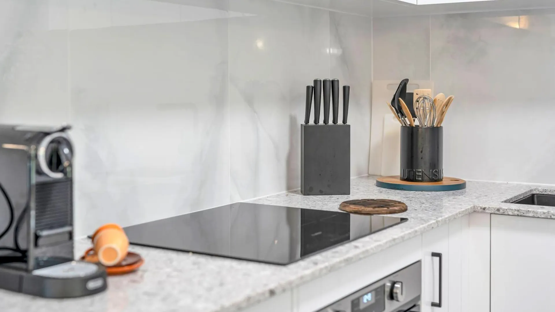 2 Bedroom Escape At Port Villas Port Douglas 0*,
