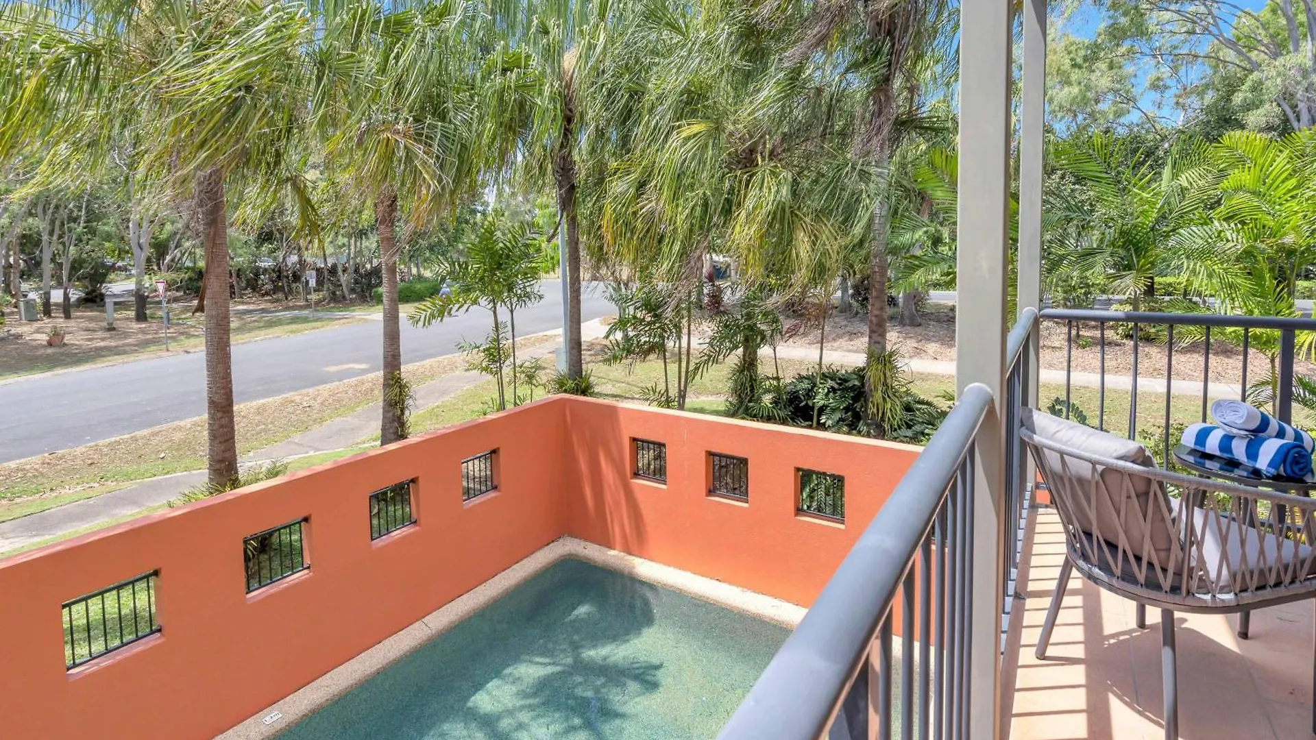2 Bedroom Escape At Port Villas Port Douglas Apartment