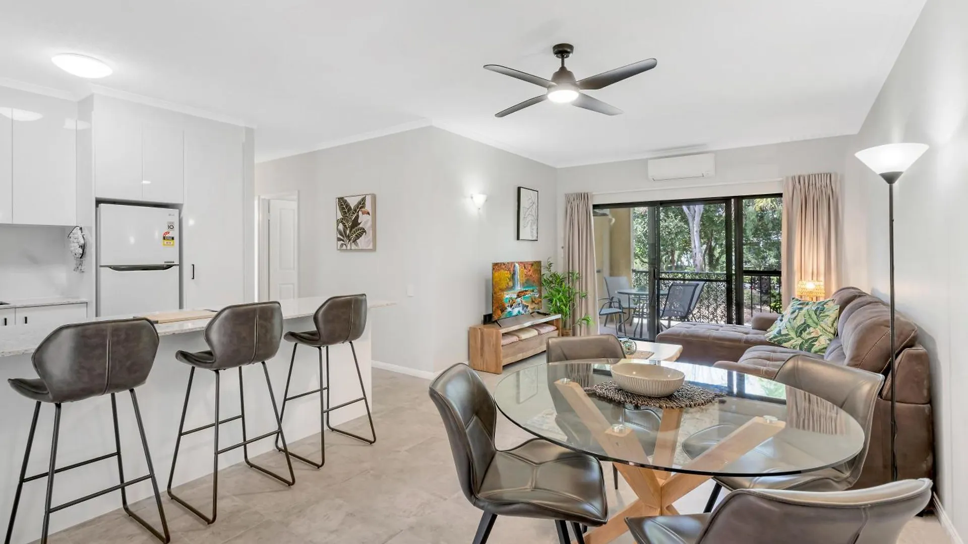 2 Bedroom Escape At Port Villas Port Douglas Apartment